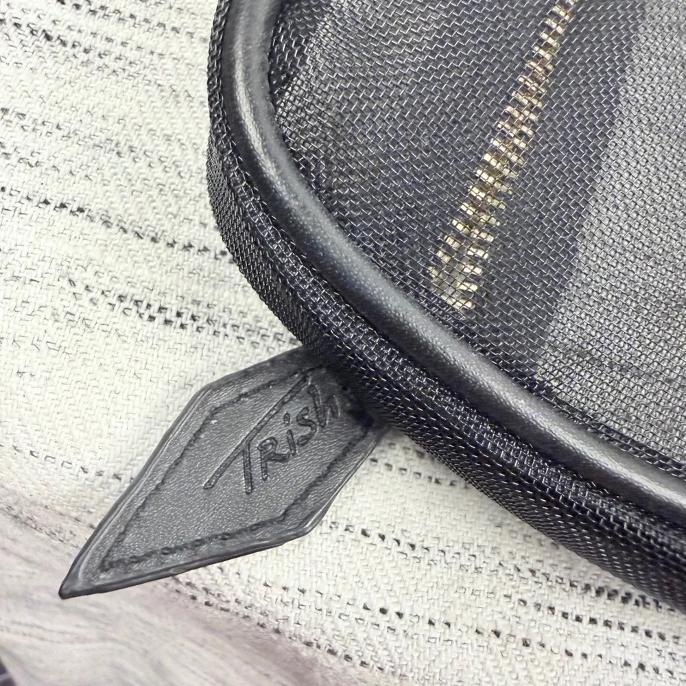 Trish McEvoy Light Beige Cream Reptile Skin Makeup Planner Travel Toiletries - Picture 7 of 7